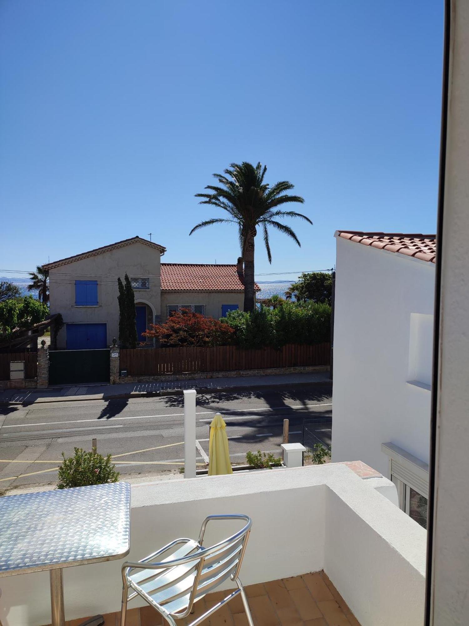 Hôtel le Calypso Hyères Exterior foto